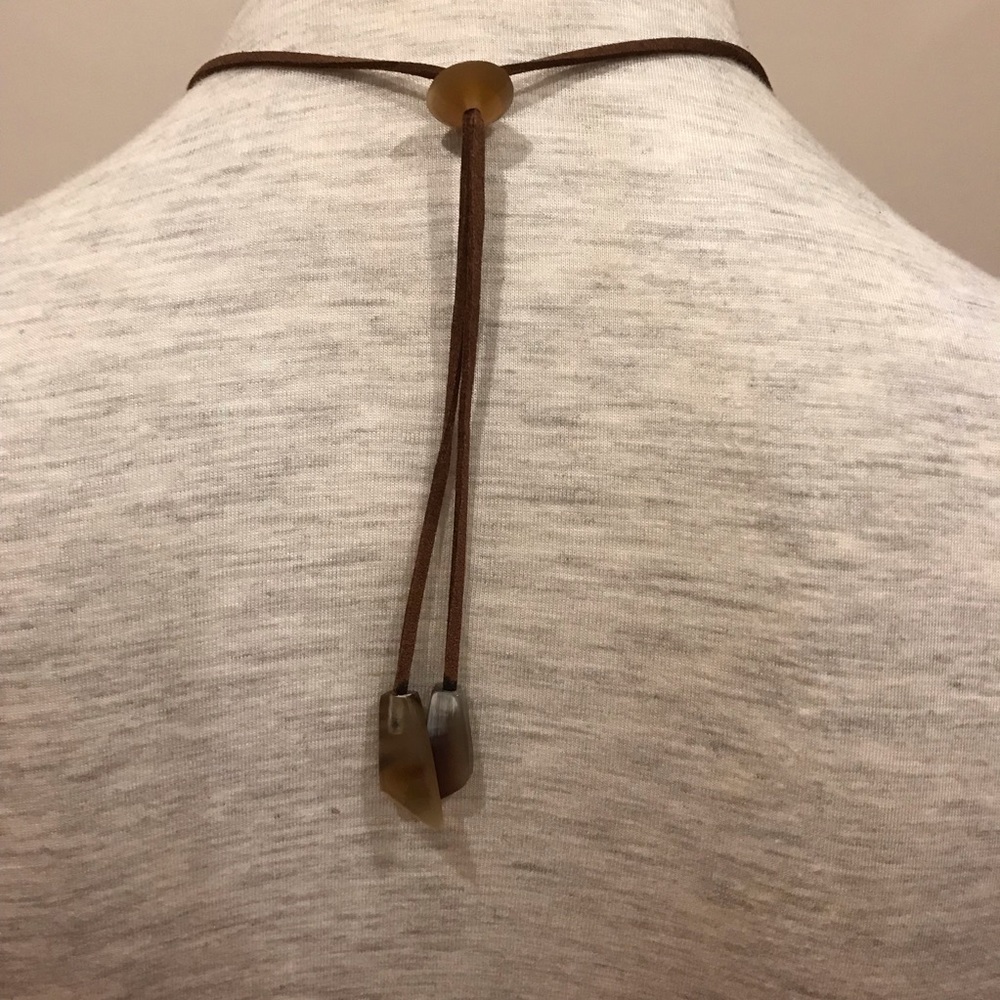 SOLD AT A PRIVATE EVENT Horn and resin adjustable - Picture 4 of 5